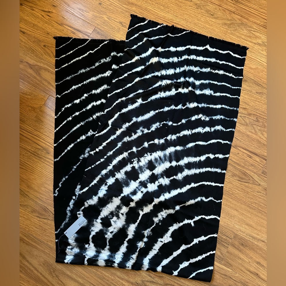 Bajra Satin Weave Stole Scarf w/ dotted lines tie dye black daisy